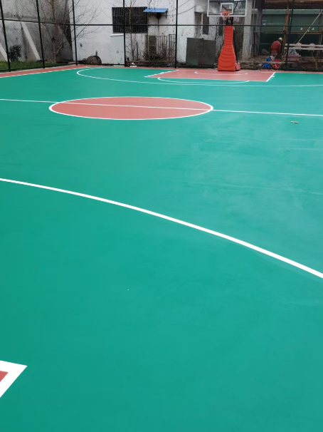 泰安 球场长期使用易出现地面开裂